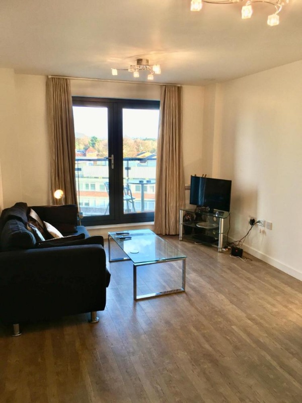 New Central Woking 1 and 2 Bedroom Apartments with Free Gym, close to Train Station image 17