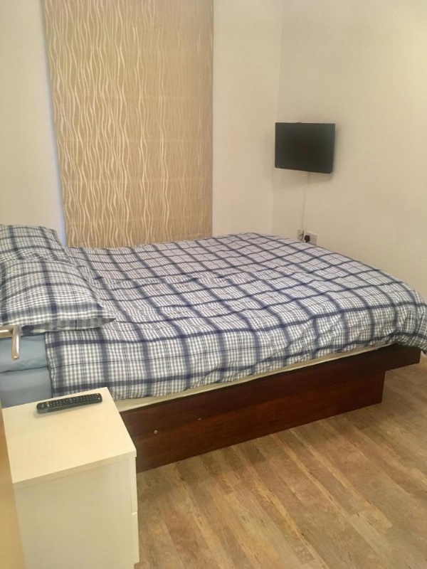 New Central Woking 1 and 2 Bedroom Apartments with Free Gym, close to Train Station image 19