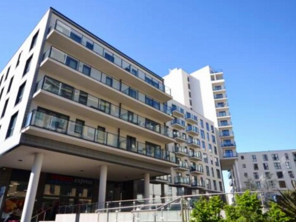 New Central Woking 1 and 2 Bedroom Apartments with Free Gym, close to Train Station image 20